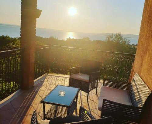 San Feliciano House | Una Terrazza sul Lago Trasimeno