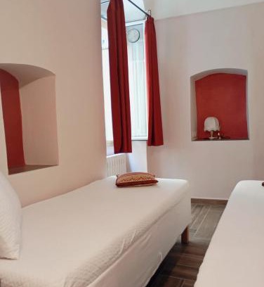 Sanremo Centre Apartment | Una volta a vela