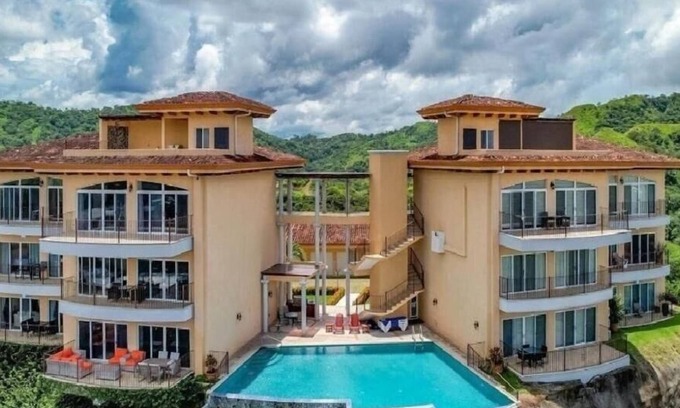 El Ocotal Condo | Unbelievable 3br Penthouse with amazing ocean views & private Rooftop patio