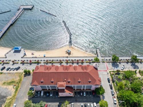North Beach House | Unbelievable Beach Views For 6