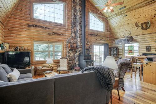 Rigby House | Uncle Terry's Cabin