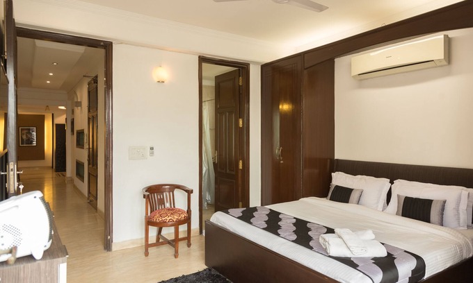 Hauz Khas Village Bed & Breakfast | Under My Roof - Classic