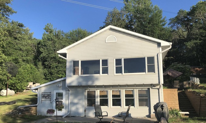 Osceola House | UNFORGETTABLE SUNSETS!!! Family, Fishing and Fun getaway on a three lake chain!!