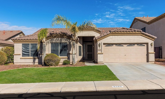 Entrada House | Unfurnished home in family-friendly North Phoenix!nn3 Bed + Den, 2 Bath