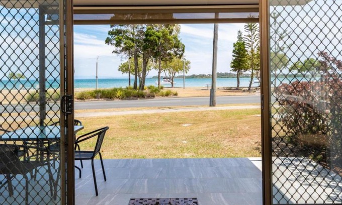 Bongaree House | Uninterruped Waterviews
