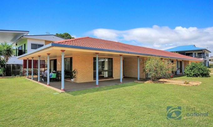 Woodgate House | Uninterrupted views of the Ocean from the Verandah
