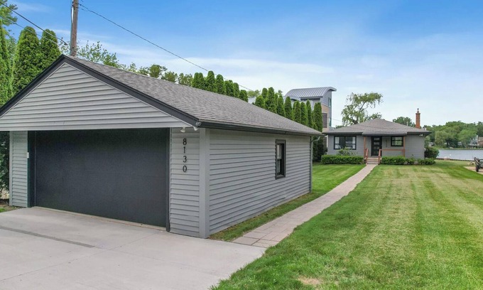Commerce Township House | Union Lake MI, Lake House Oasis