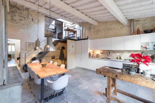 Santo Spirito Apartment | Unique 100 sqm design flat in Oltrarno