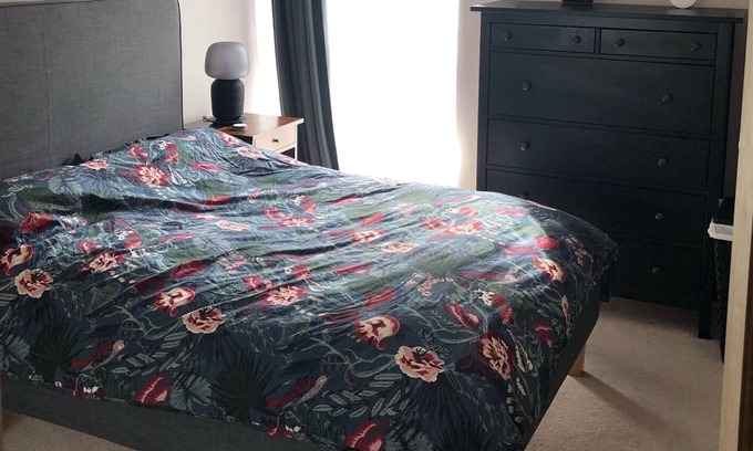 Surbiton Hill House | Unique 1BD Flat Surbiton Fast Links to London City