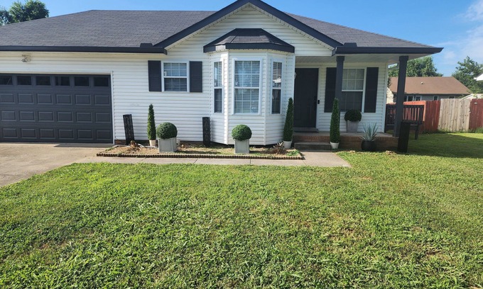 Clarksville House | Unique 3-bedroom chic home in Clarksville with great attractions near Nashville!