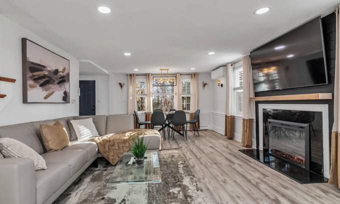 Methuen House | Unique 4bedrooms 2 bathrooms stunning getaway unit