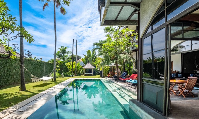 Petitenget Villa | Unique 6 Bdrm Villa In Central Seminyak/Petitenget