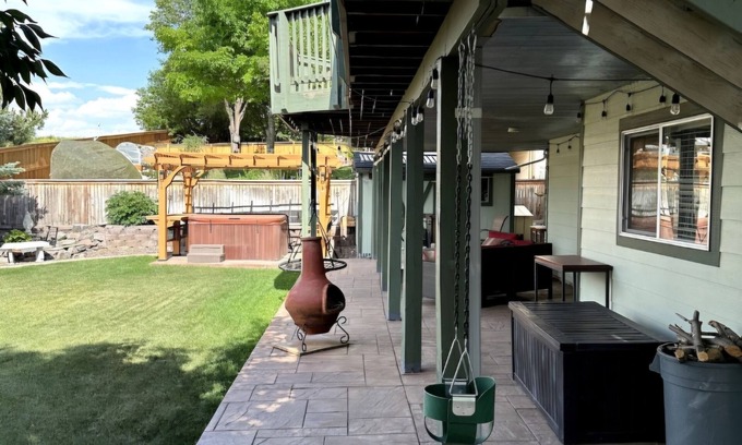 Thornton House | Unique basement unit for families, singles, travel nurse & couples in Denver