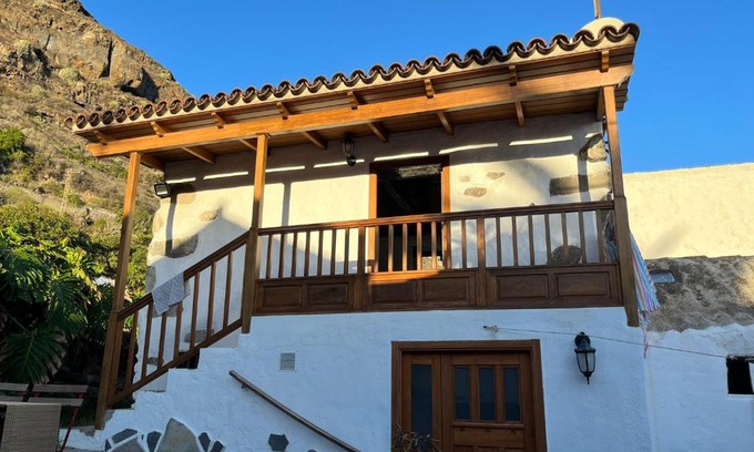 Las Aguas House | Unique Canarian cottage 1700s - Casa SALVIA Las Aguas - ocean & natural pools 150m - Whole Gated House