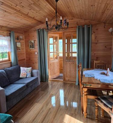 Girvan Apartment | Unique Caravan with Outdoor Space Lodge