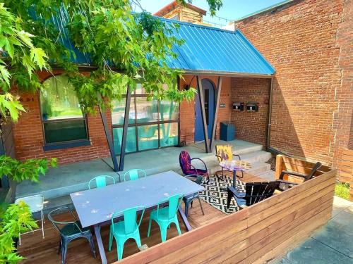 Cole House | Unique denver loft in rino art district