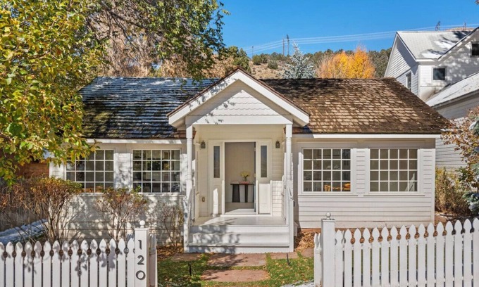 Basalt House | Unique Downtown Basalt Cottage
