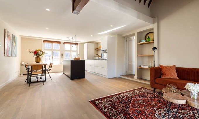Centrum Apartment | Unique fully furnished apartment on top location in the center of Haarlem.