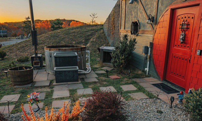 Creola Cabin | Unique Gem Hobbit Inspired Cabin Hot Tub Sauna Pet Friendly Best Nights Sleep