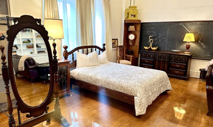 Levering Condo | UNIQUE HIDDEN GEM CENTERED AMIDST LAKES, MACKINAW ISLAND, GOLFING HIKING BIKING!