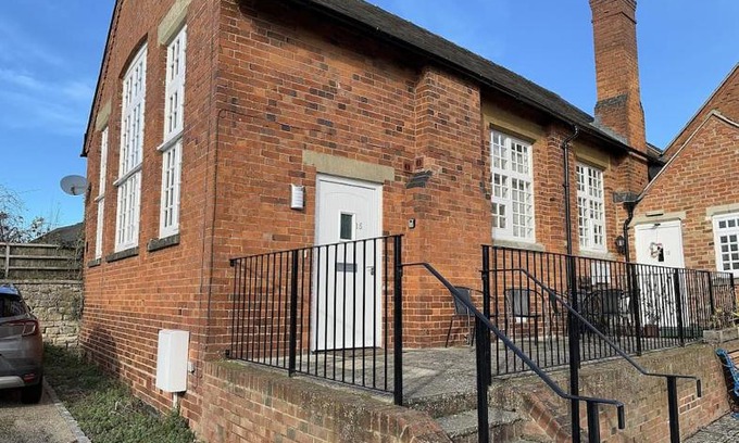 Brackley House | Unique Old Auction House