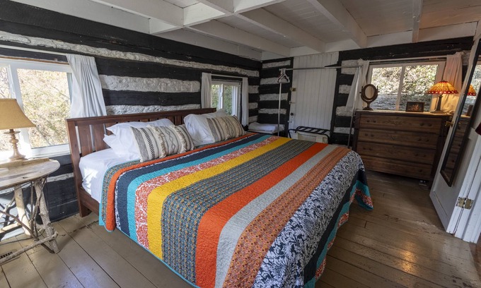 Lexington Cabin | Unique Stay in a 1907 Log Cabin on The Kentucky River