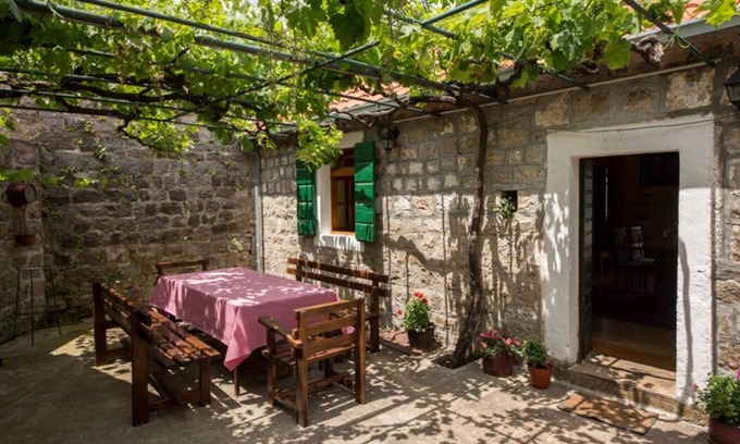 Klinci House | Unique Stone House with the charm of past centuries