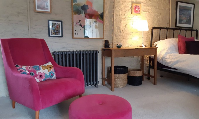 Wedmore Bed & Breakfast | Unique suite full of character with own entrance