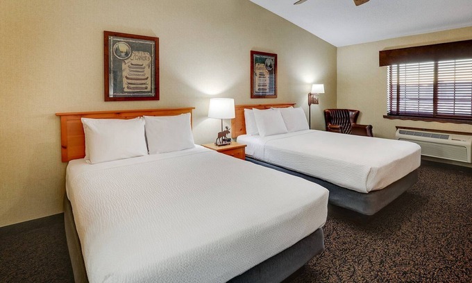 Moline Hotel | Unique Suites by the Mississippi River! Relaxing Quad Cities Stay
