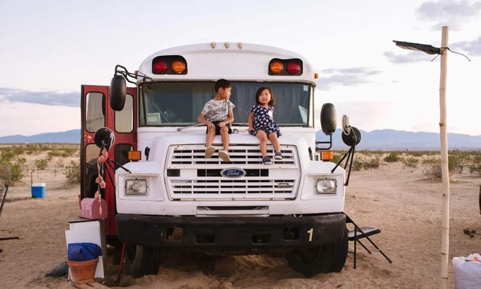Lancaster House | Unique Tiny House, Artistic Desert Sanctuary (Pet-Friendly)