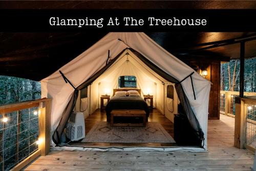 Branson House | Unique Treehouse Tent Ideal for Couples in Branson, Missouri