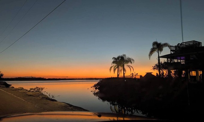 Crystal River House | Unique Waterfront Treetop Loft House Sleeps 6