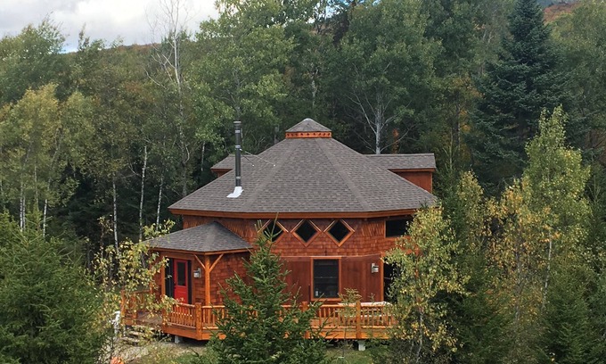 Bretton Woods Cabin | Unique 'yurt' home in Bretton Woods 1 mi to skiing, firepit, beach! Hot tub and Dog friendly!