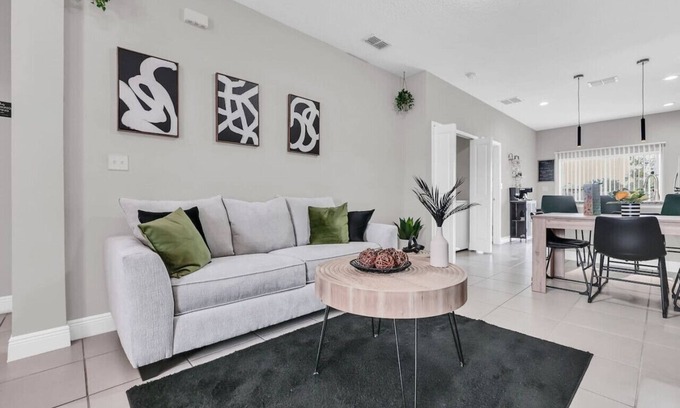 Poinciana House | Uniquely Chic home near Disney!