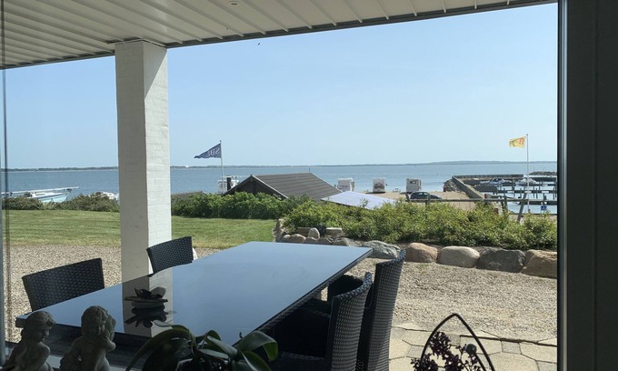 Sillerslev Cottage | Uniquely located 80 m2 beautiful holiday apartment.