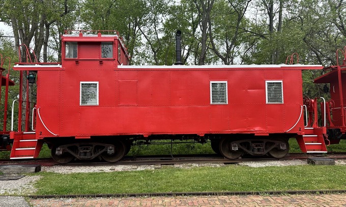 Orange Prairie Apartment | Uniquely Quaint Santa Fe Train Caboose 3
