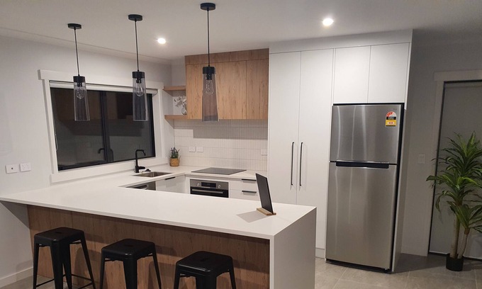 Hamilton House | Unit 1 - Upmarket Townhouse Next to the Hospital