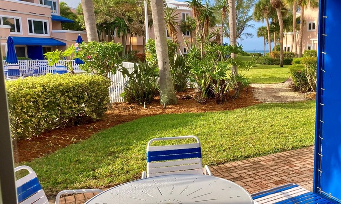 Longboat Key Condo | Unit #110 Sand Cay Beach Pool and Garden View