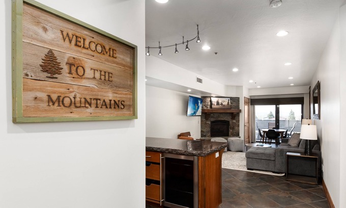North Park City Condo | Unit 140 - Ski In/Ski Out Luxury Condo with Fireplace, Pool, Hot Tub, A/C