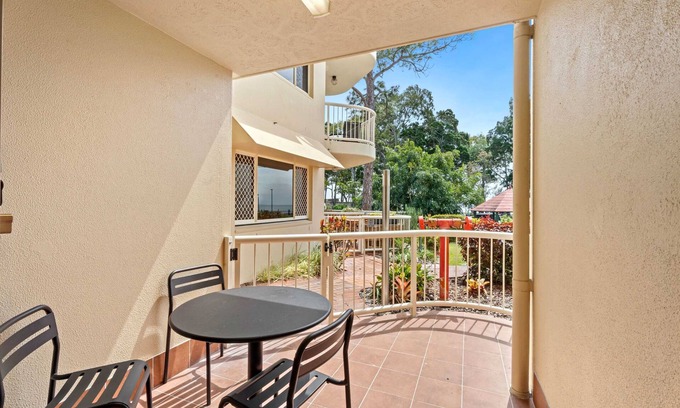 Torquay Apartment | Unit 2 Charlton on the Esplanade