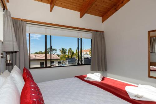 Kaiteriteri House | Unit 2 Kaiteri Apartments and Holiday Homes