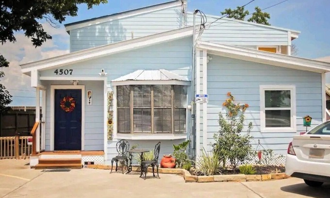 Bacliff House | Unit 2 Teal bungalow is pet-friendly for your stay. close to Galveston and Kemah