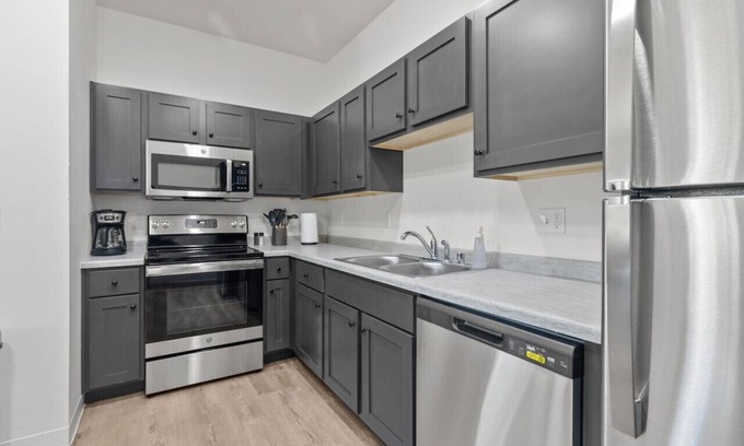 Neenah Apartment | Unit 22 at Fox Flats (1 Bed/Garage/Washer & Dryer)