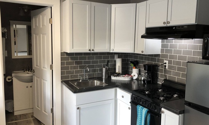 Monticello Apartment | Unit 6 on the water 2 queen beds