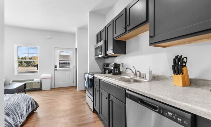 Neenah Apartment | Unit 8 Fox Flats Studios @ Neenah, WI