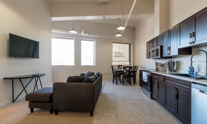 Winnipeg Apartment | UNIT TWO Executive Stay Fully Furnished One Bedroom Condo