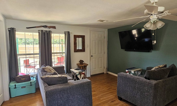 Lake Whitney Cabin | Unlock your next adventure at this cozy cabin on Lake Whitney.