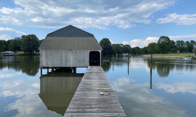 Compton House | Unplug and unwind at your Leonardtown waterfront vacation home!