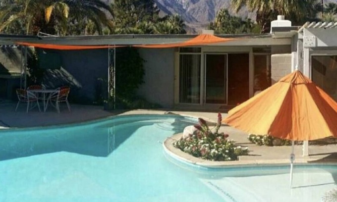 Racquet Club Estates House | UNPLUG, KICKBACK & RELAX @ this recently renovated mid century private escape!