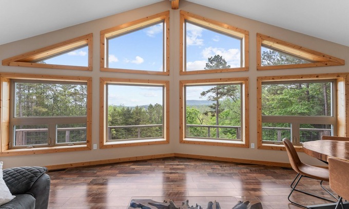 Jasper Cabin | Unplug & unwind! 3 bed cabin The Perfect getaway!